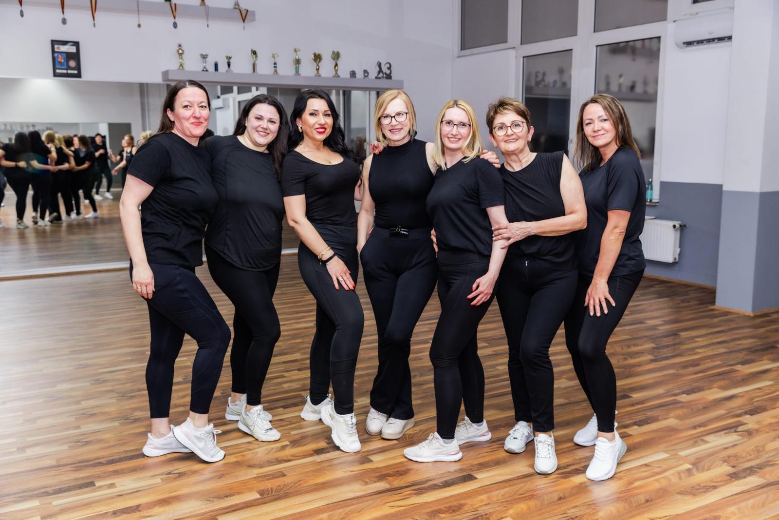 Tanzgruppe in Bewegung
